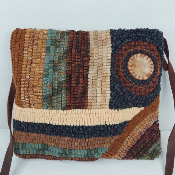 Handmade Wool Hooked Rug Crossbody Boho Hippie Multi Colored Leather Strap Purse - Picture 3 of 9
